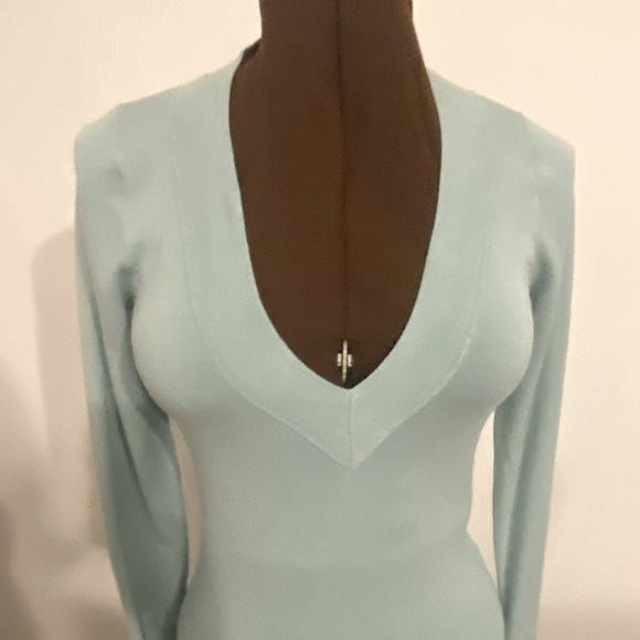 💚DANIER💚V-Neck teal sweater. In great condition. Size XS. - Picture 7 of 15